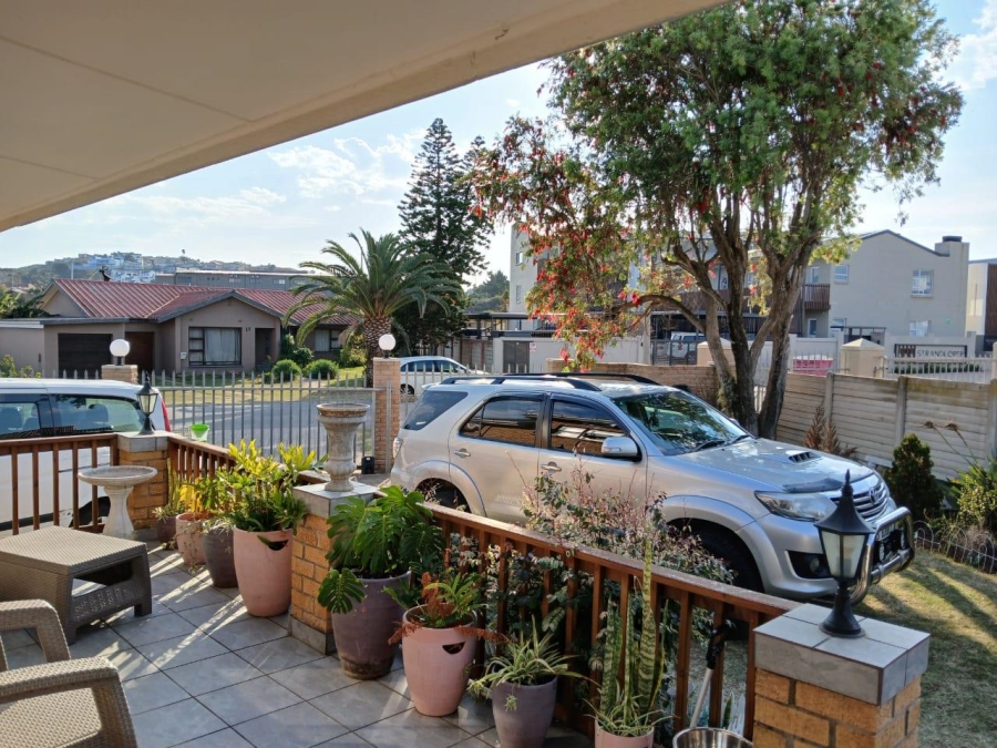 4 Bedroom Property for Sale in Hartenbos Central Western Cape